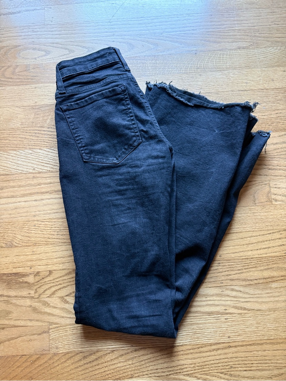 Forever 21 Black Wide-Leg Raw-Hem Jeans size 27